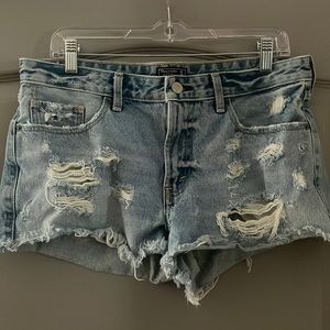 Abercrombie & Fitch Distressed Harper Low Rose Jean Shorts Size 10